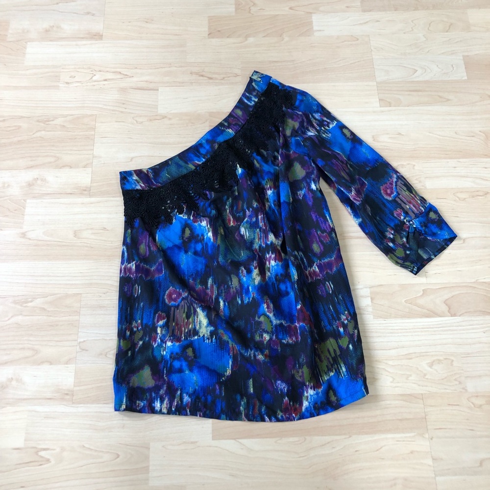 NWOT One Shoulder Print Blouse